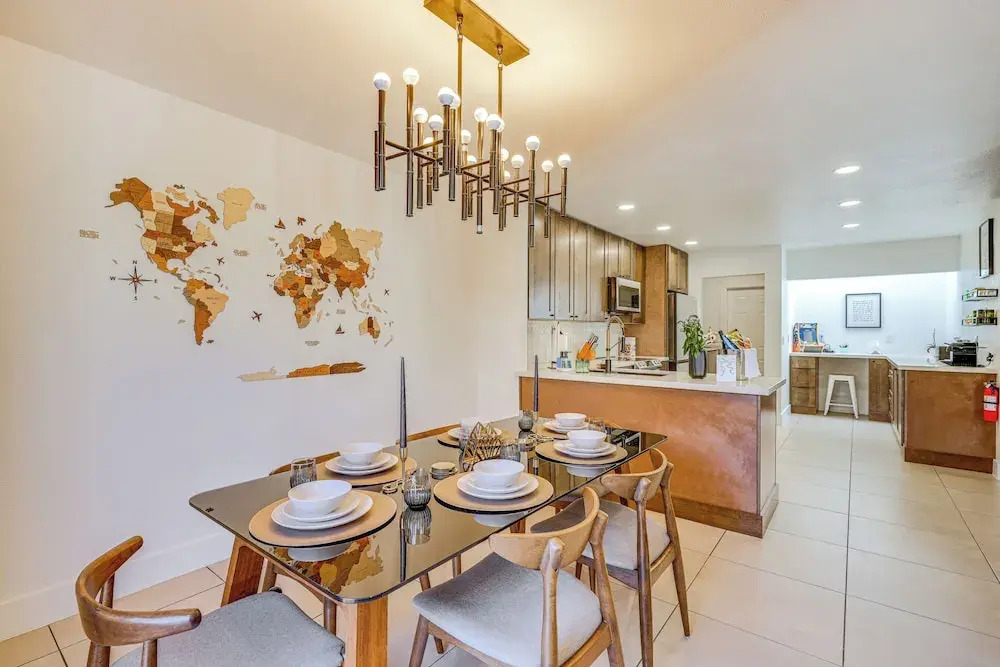 Modern Scottsdale Townhome w/ Heated Pool Access
