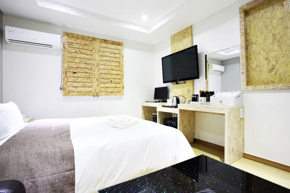 Orago Stay Hotel