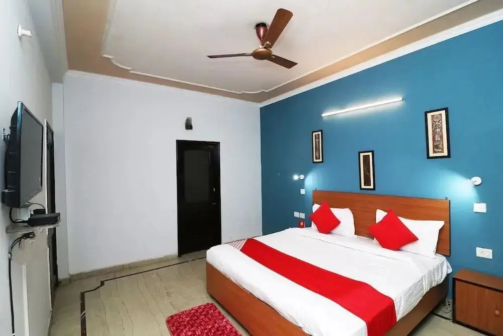 Silver Homes by OYO Rooms