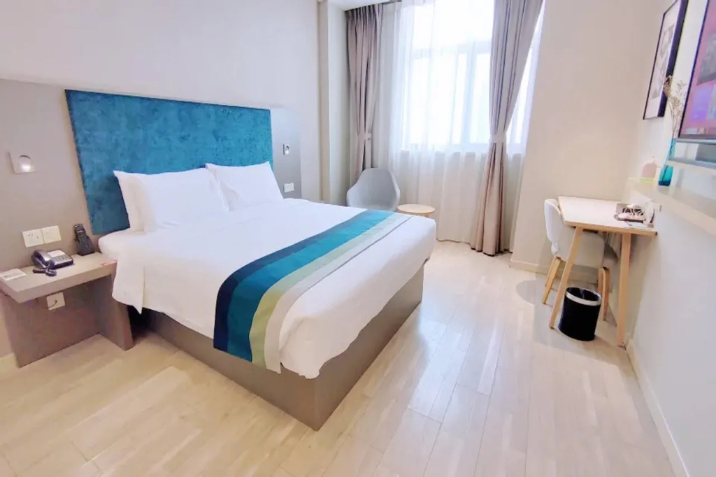 Home business hotel (suqian west lake road bus station)