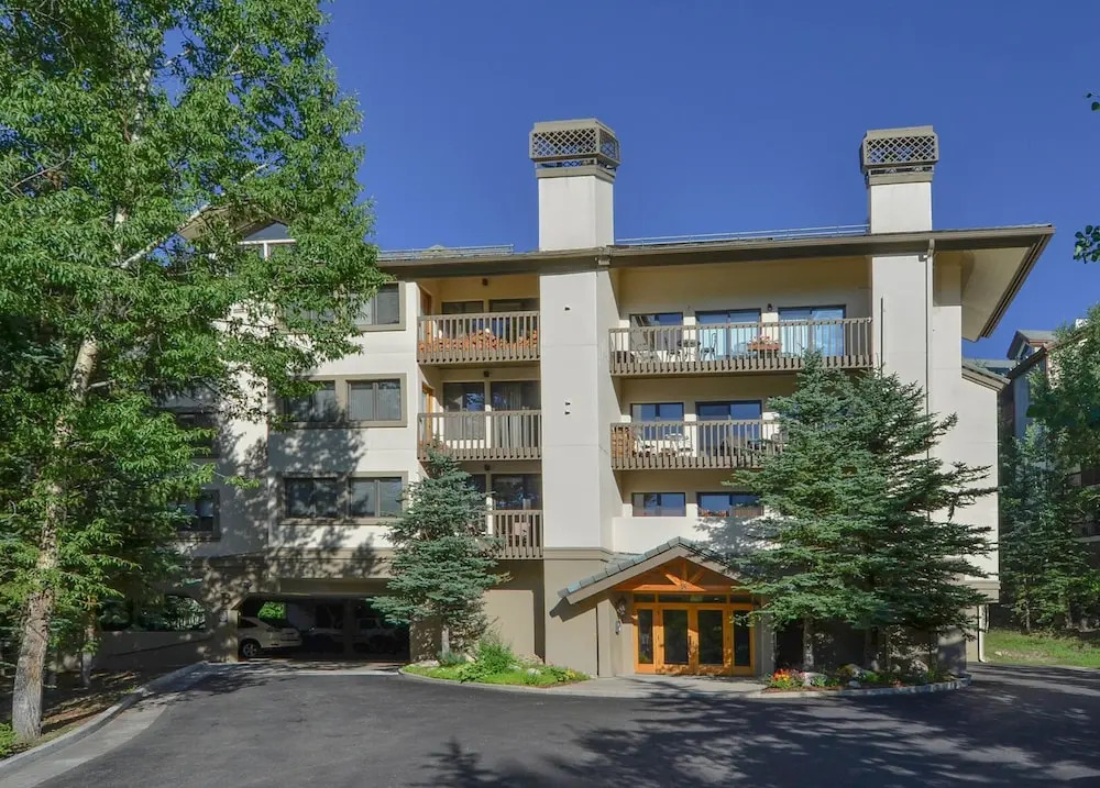 Townsend Place B103 2 Bedroom Condo by RedAwning