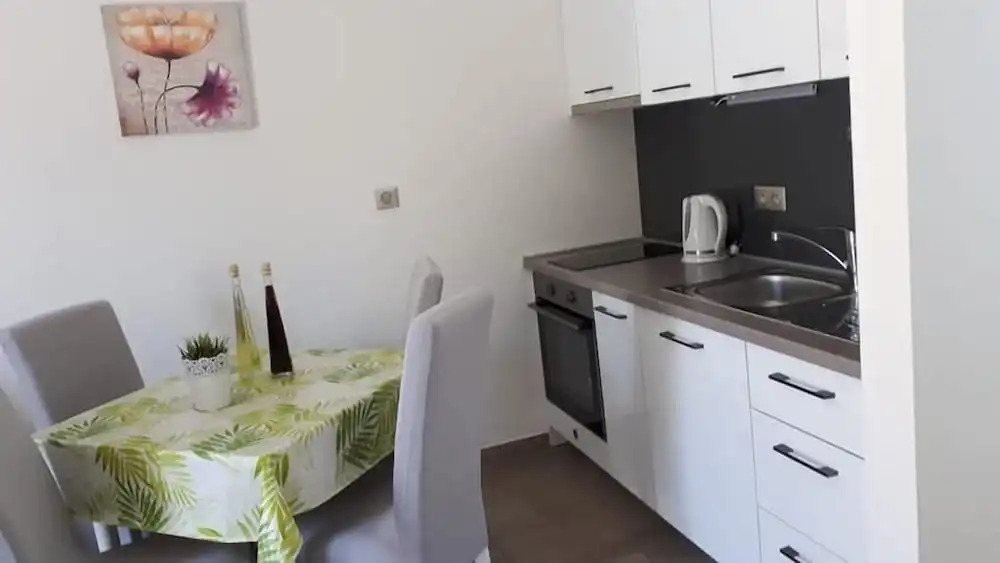 Apartments Šišević