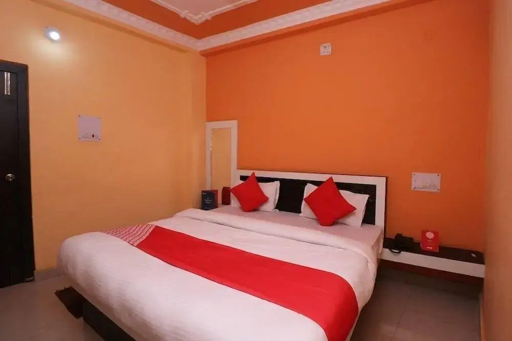 Hotel J B Palace