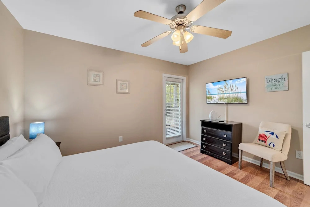 Charming Condo With Luxe Amenities Less Than 10 Minutes From the Beach