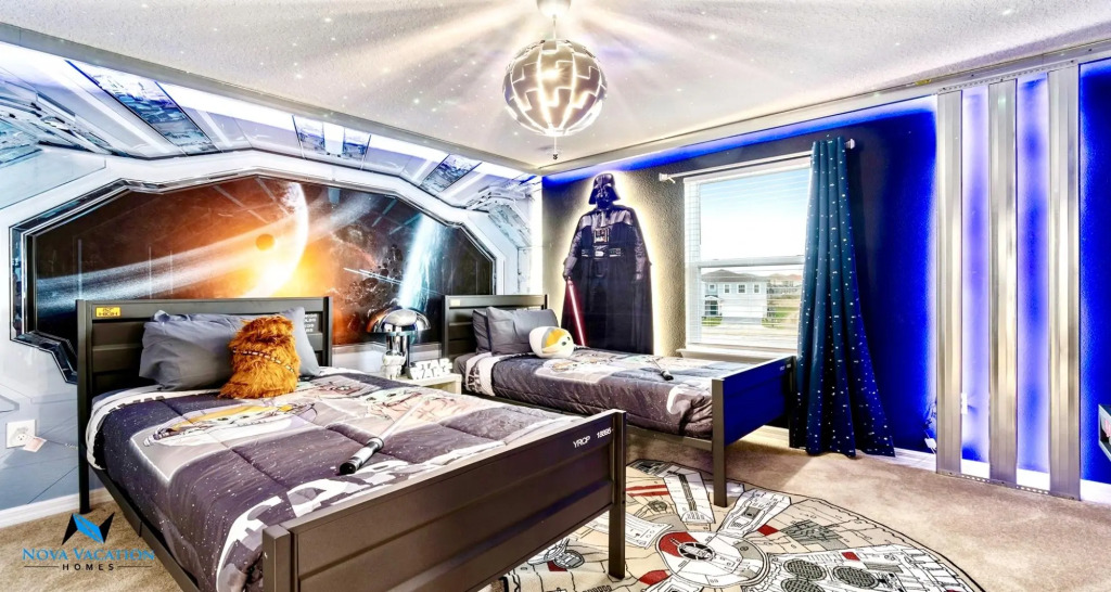 Themed Luxury Windsor Island new 7BR Home w Pool
