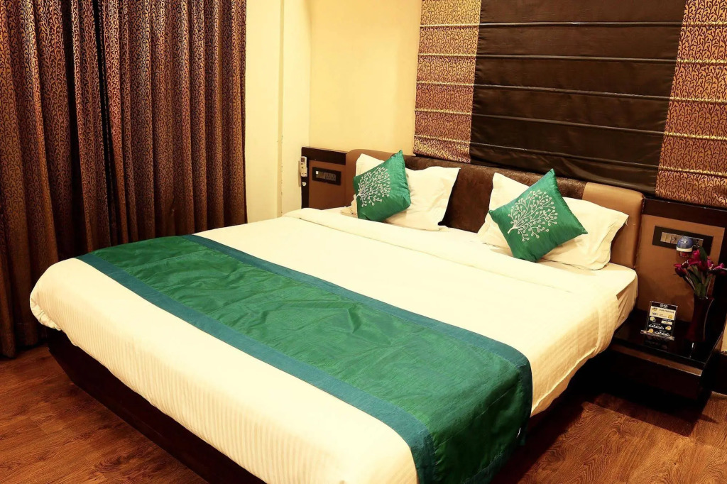 OYO Premium New Alipore South Kolkata