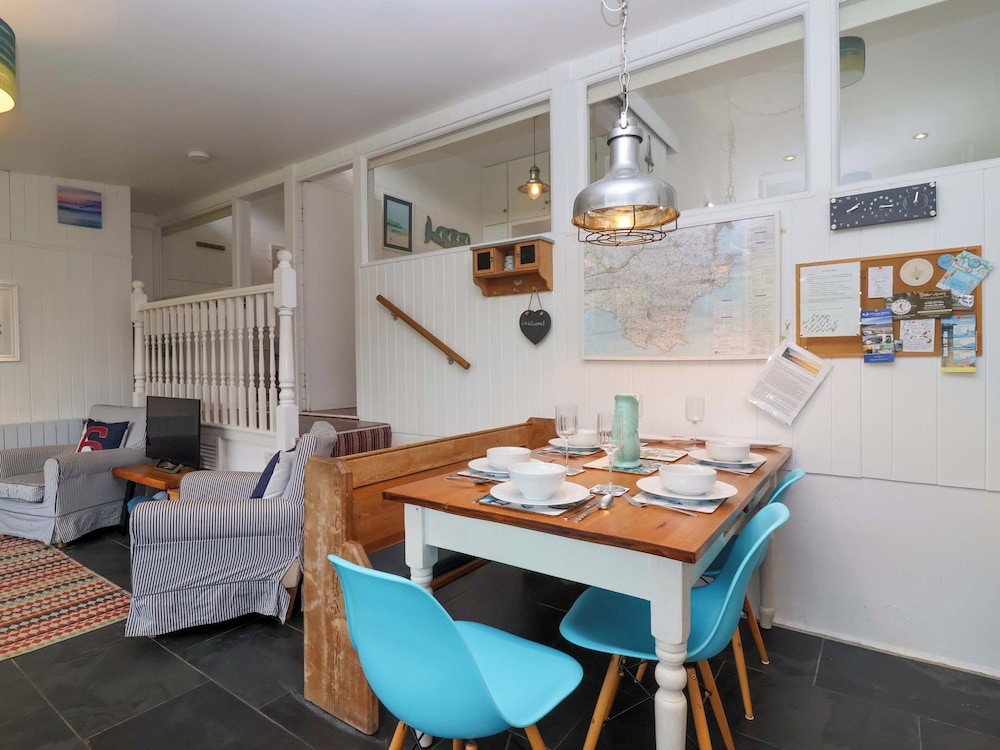 2 Brook Cottages