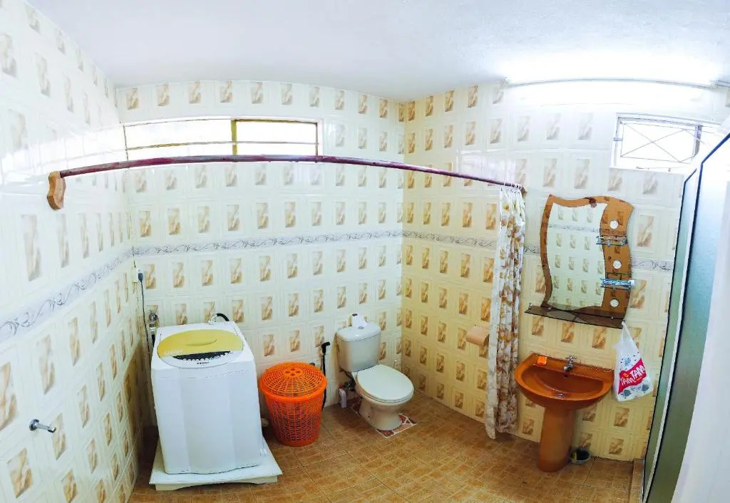 La Caverna House