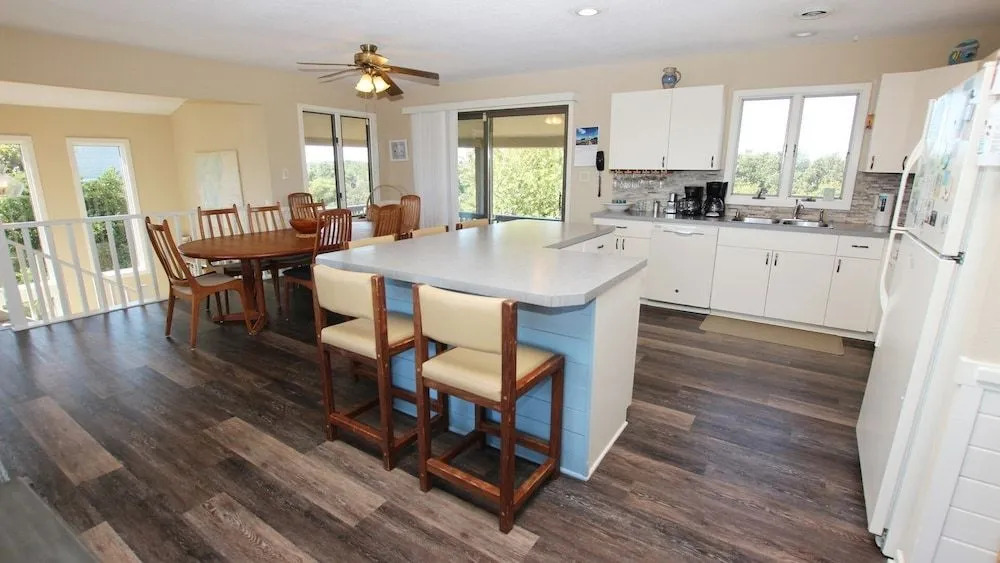 Point of View - 4 Br Home