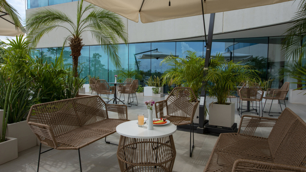 Holiday Inn & Suites - Merida La Isla by IHG