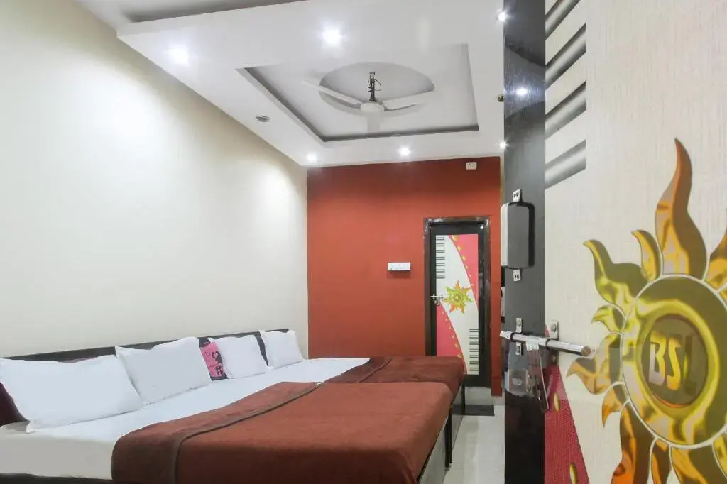 Ay Hotel By OYO Rooms
