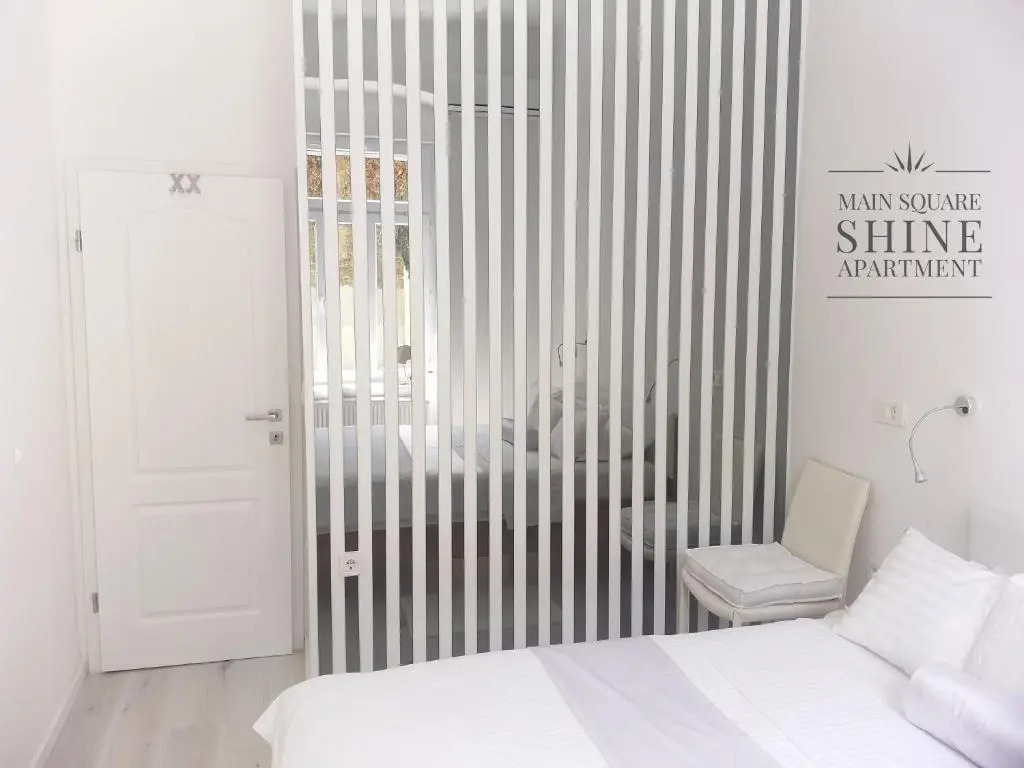 "Shine"Apartment-right on the Main Square 2BDR New Historic Property