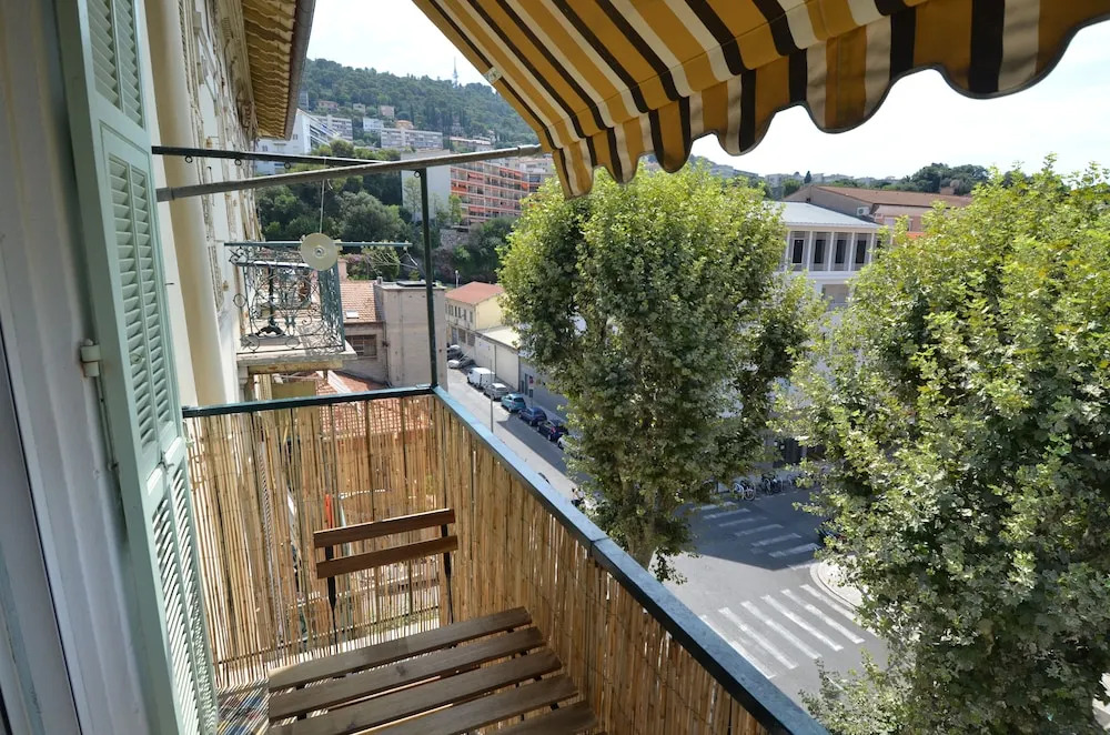 Cosy apartment 4 persons near Train Station Nice Riquier