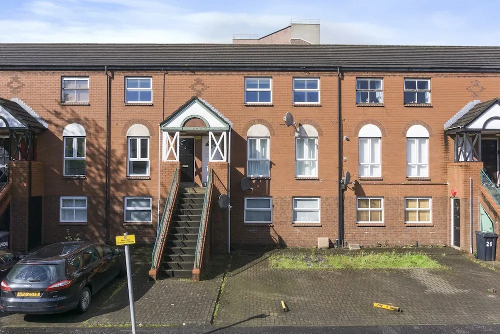 Salisbury Street Apartments