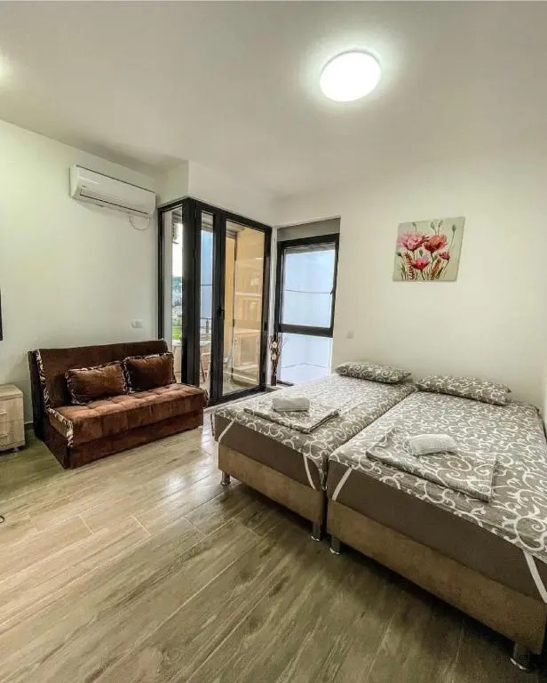 Apartmani E1 & E2