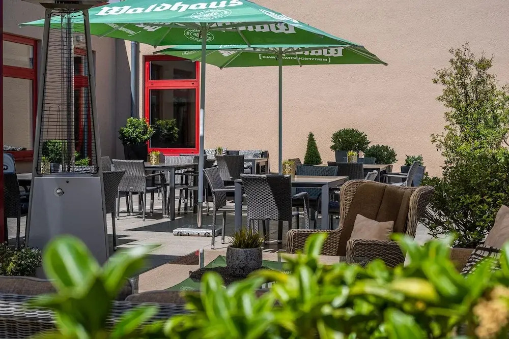 Maximilian Hotel & Apartments Weil am Rhein / Basel