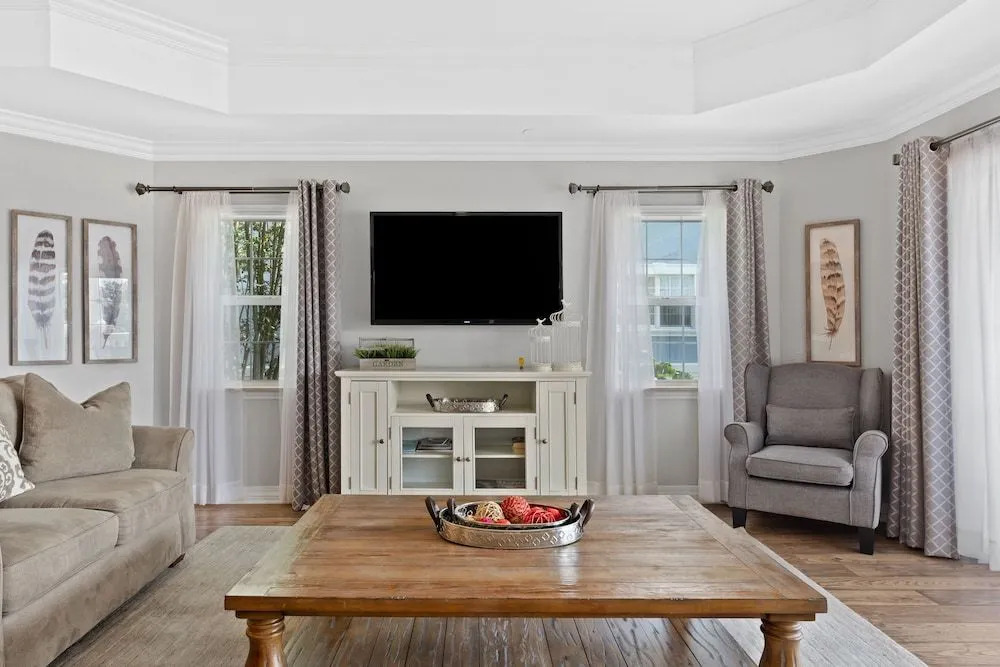 Stunning - All New Decor Nov 2015 - 3 Br condo by RedAwning