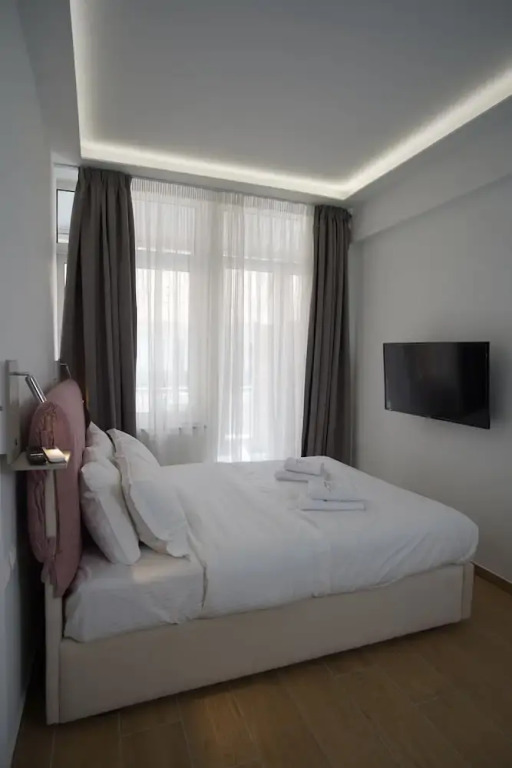 TiP - ToP Suites
