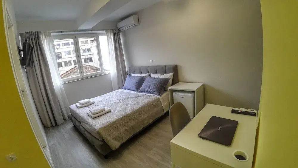 Raise Boutique Rooms in the Center of Athens