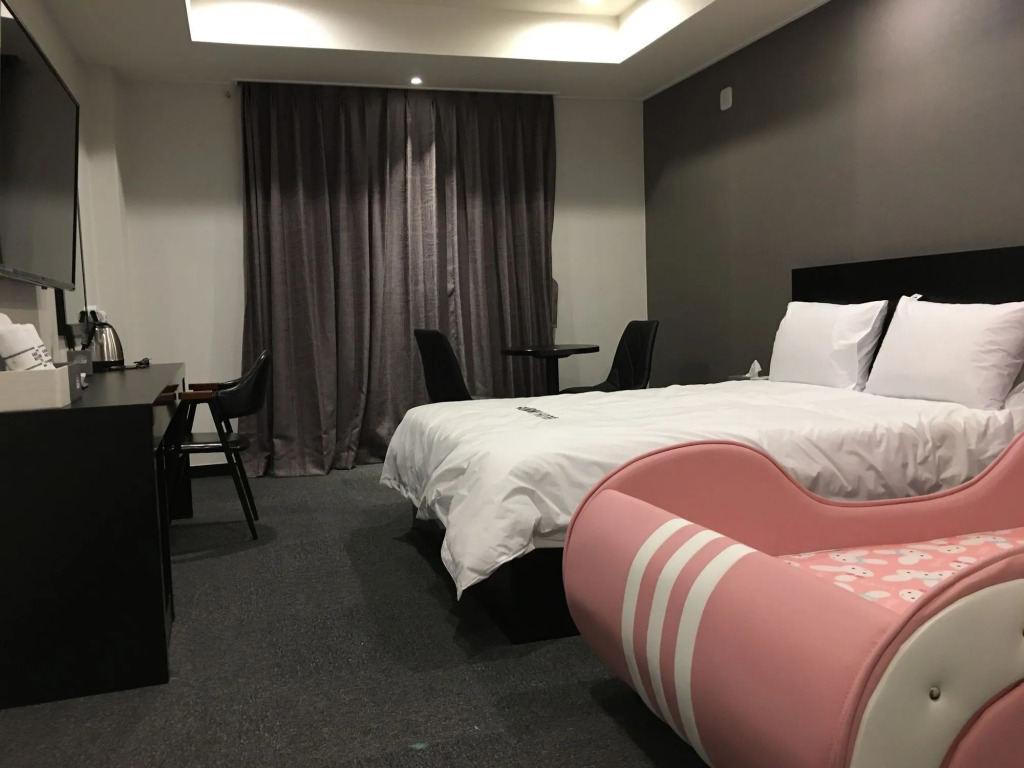 Persimmon Tourist Hotel