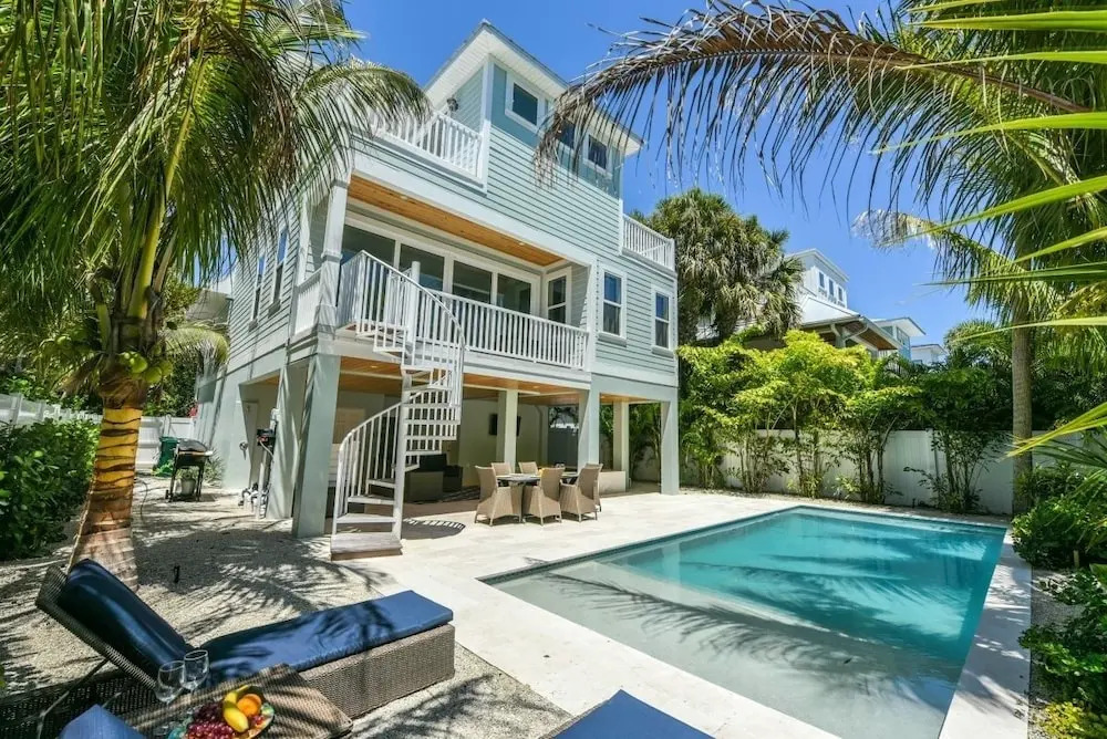 Reef Romance managed by Beach Retreats