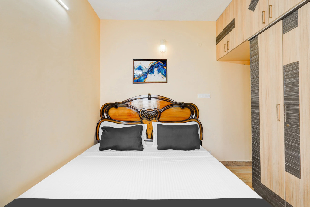 Hotel O Velachery Near Devi Karumariamman Nagar Extension