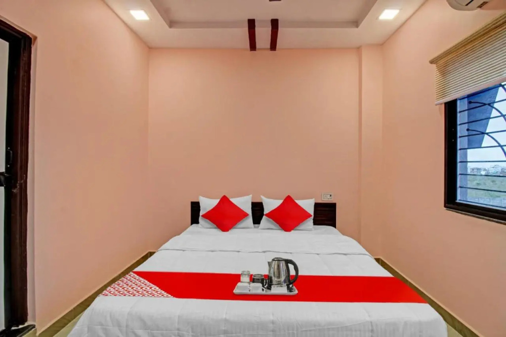 Hotel O Raj