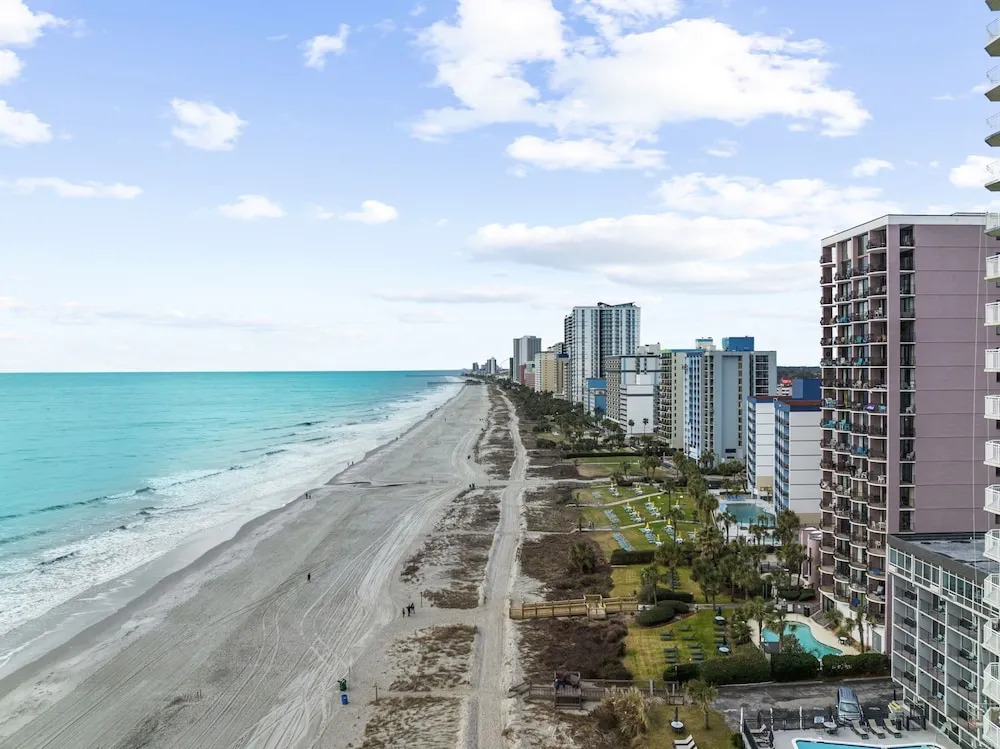 Newly Renovated Oceanfront 1BR Condo