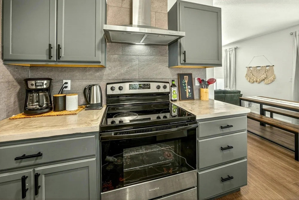 Basecamp GP- Private Unit in Quiet Duplex Near Downtown