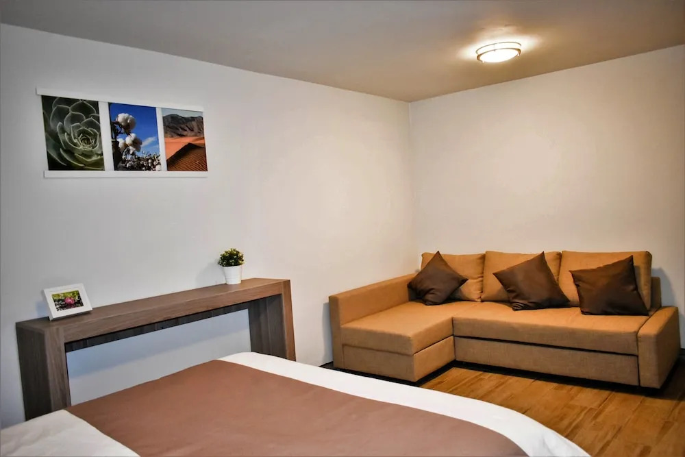 California Comfort & Suites