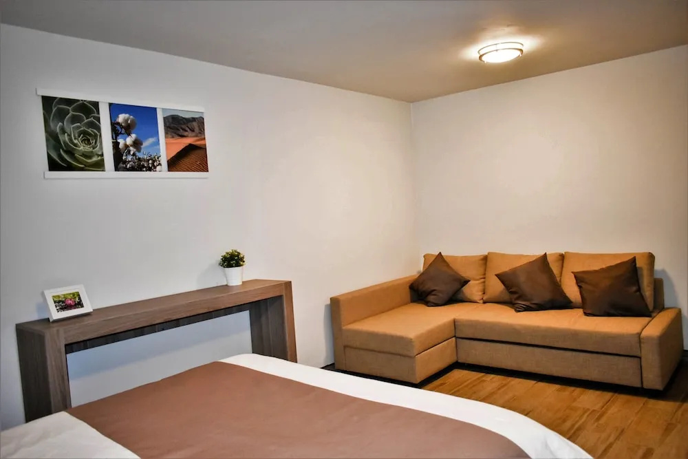 California Comfort & Suites