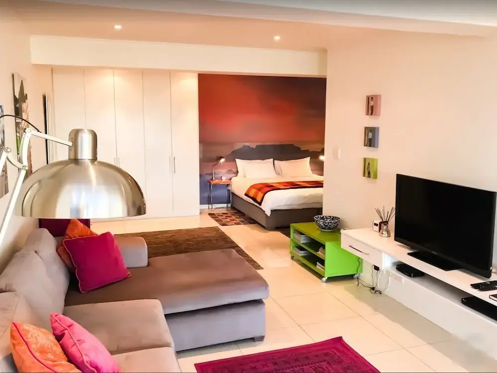 121 Ocean View Drive Studio Apartment
