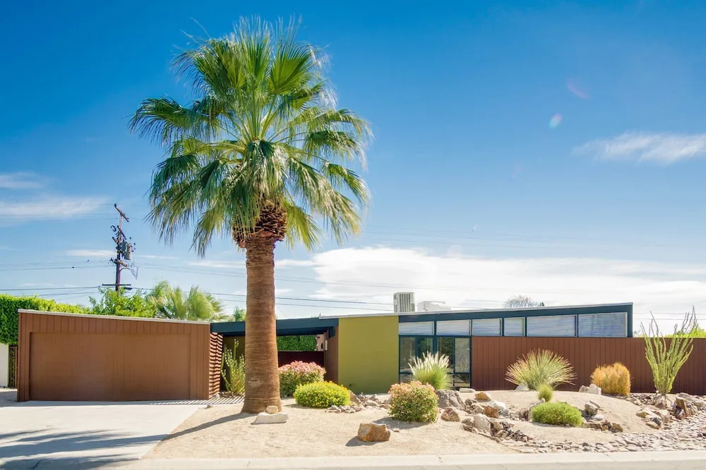 Butterfly Alexander home in Palm Springs Pool and Hot Tub by RedAwning