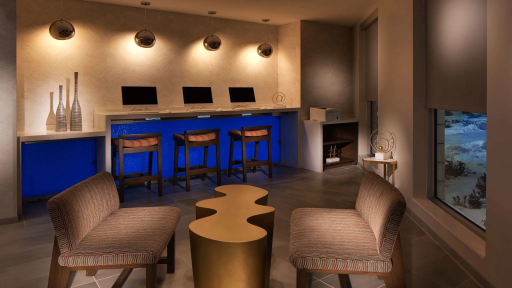GLō Best Western Kanata Ottawa West