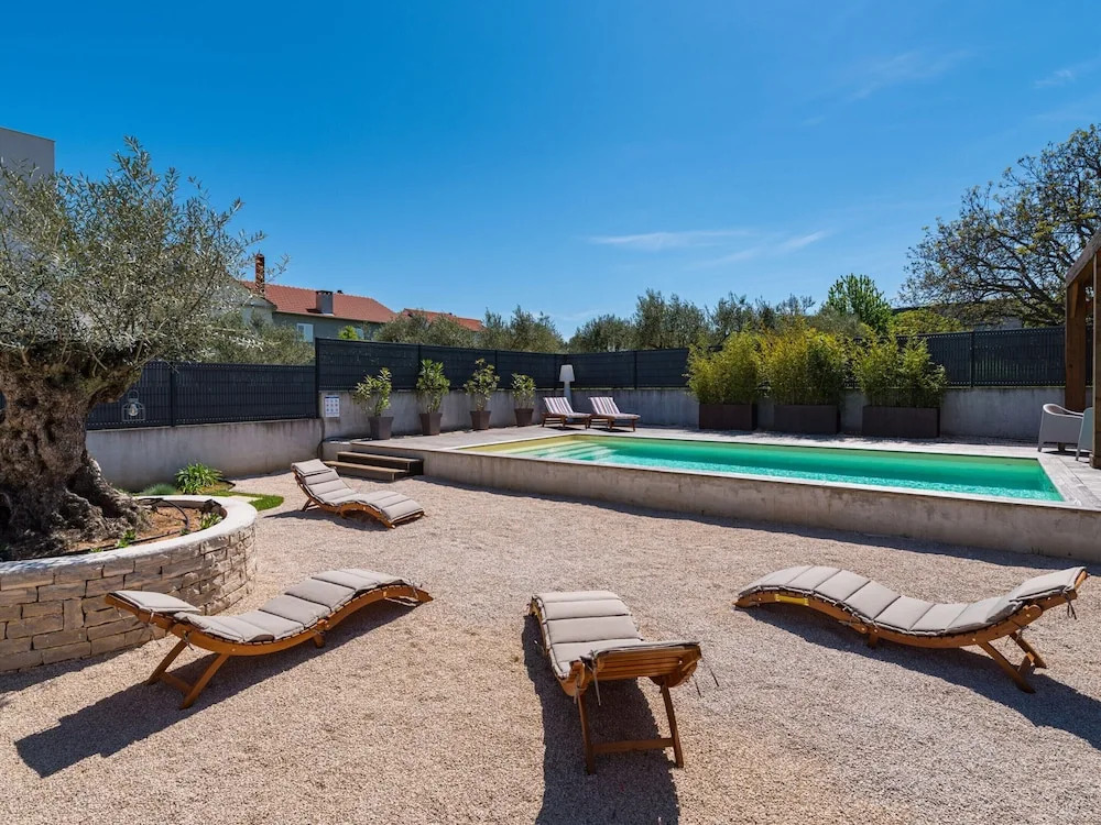 Nice Villa With Private Pool, Fenced Garden, Roofed Terrace, Near the Beach