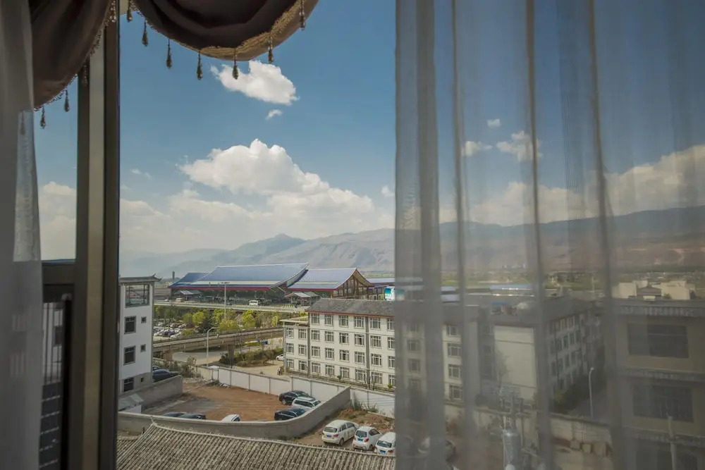 LV QI Hotel