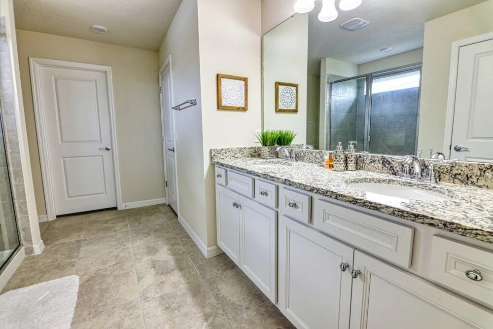 Get Away At Windsor Island Resort 5 Bedroom Home by Redawning