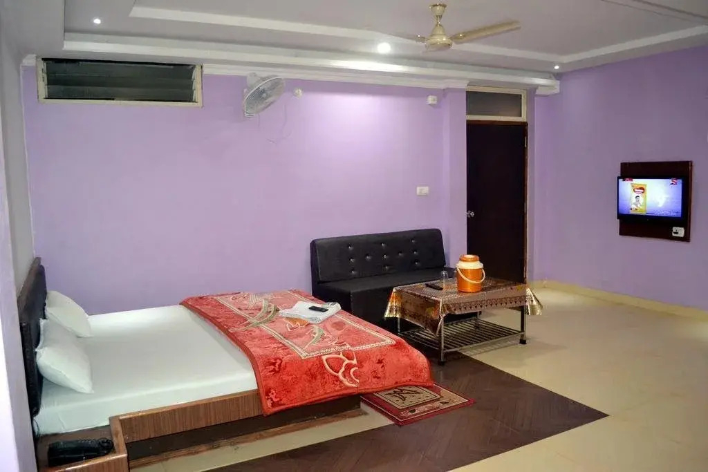 OYO 25100 Hotel Rock View