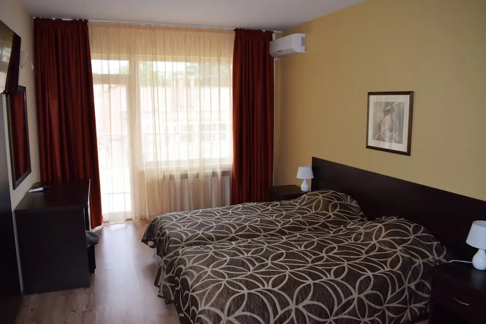 Druzhba Hotel