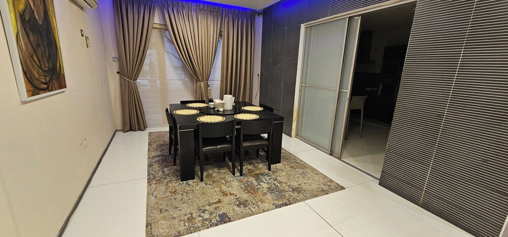 Impeccable 3-bed Luxury Apartment in Ikoyi, Lagos