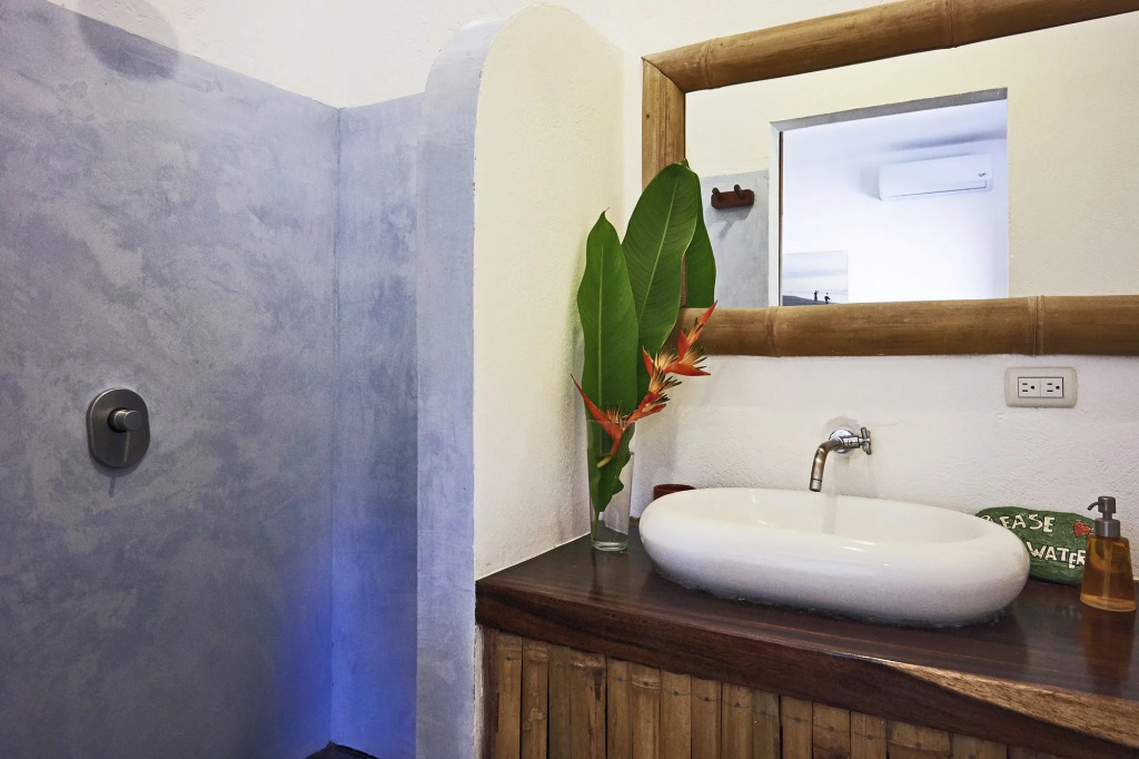Otro Lado Lodge