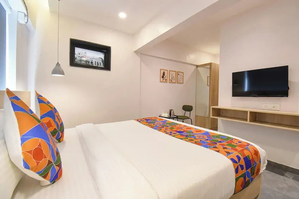 FabHotel Olive Suite - Near Airforce get