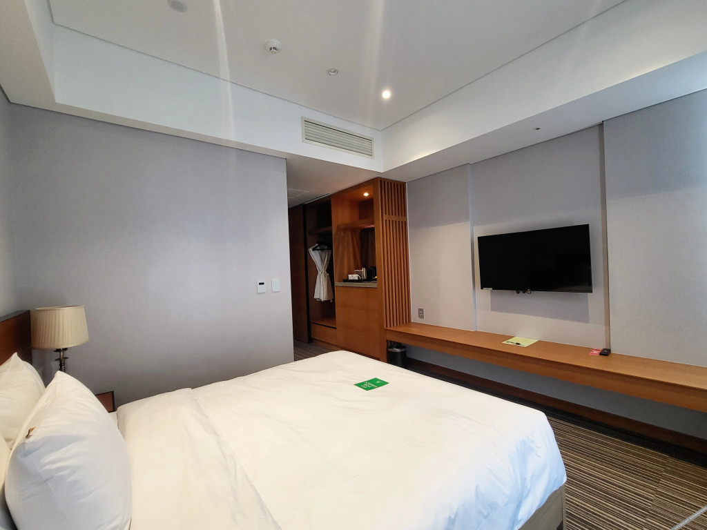 Days Hotel & Suites by Wyndham Incheon Airport