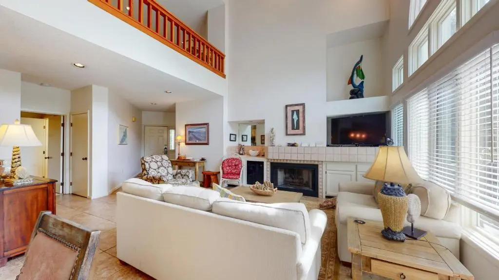 7609 Huntington Villas