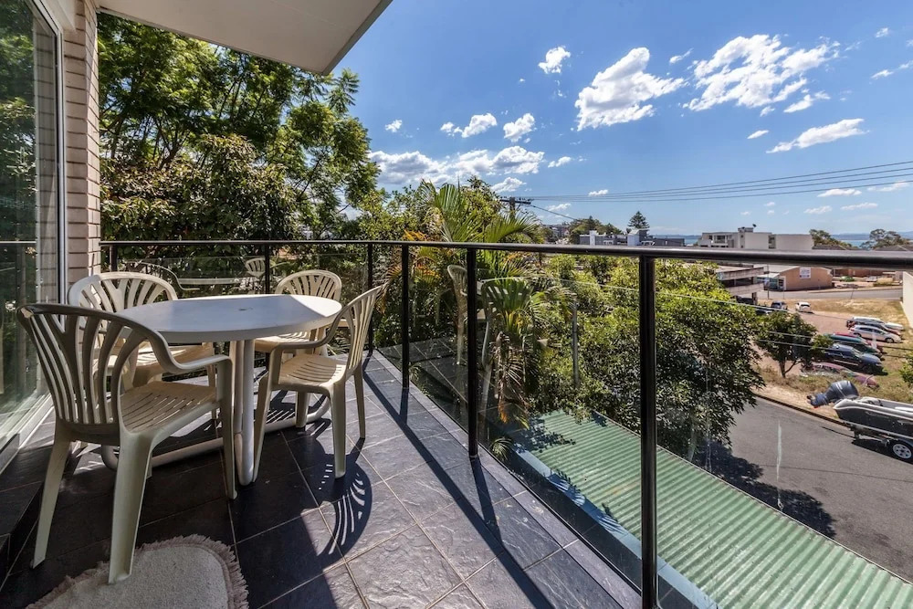 Sunset Towers, Unit 2/25 Donald Street