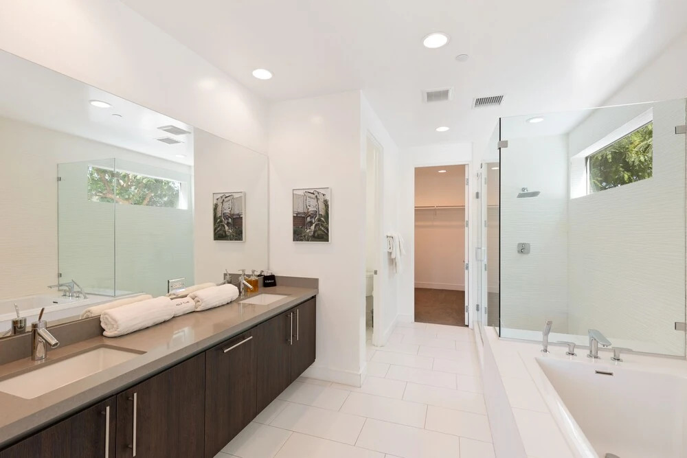 Polo Villa 2 by Avantstay Entertainer's Backyard w/ Pickleball Court, Volleyball Court, Pool & Spa 260314 6 Bedrooms