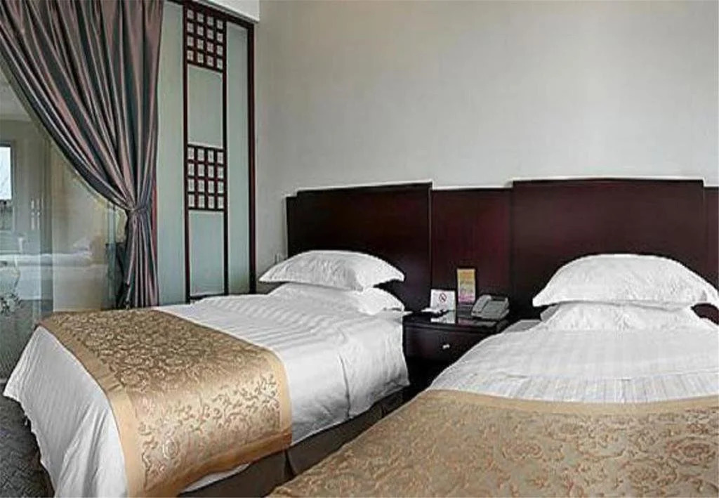 Golden Bridge Holiday Hotel