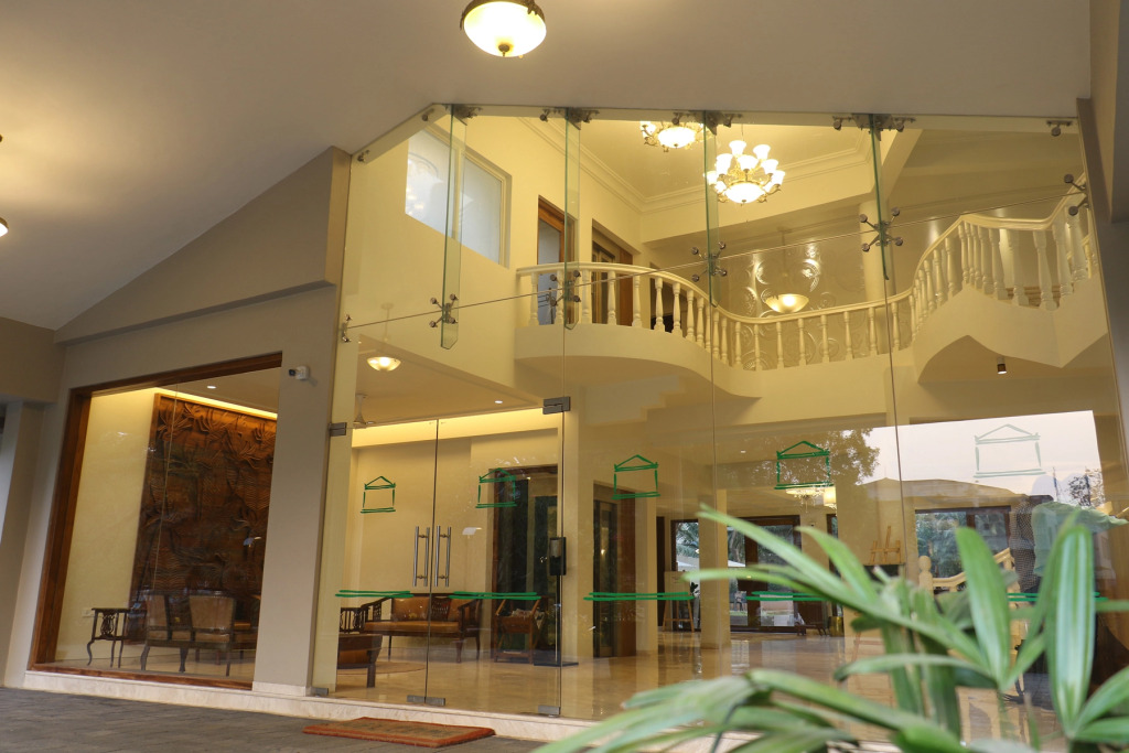 The Pavillion Hotel