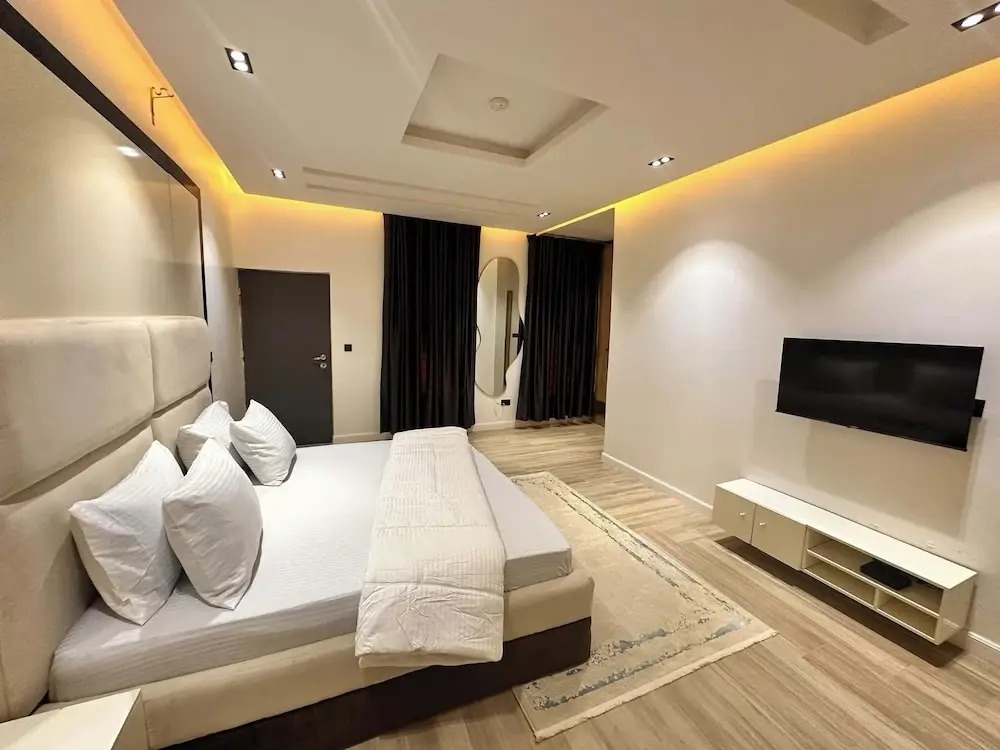 Enclave Hills Hotel
