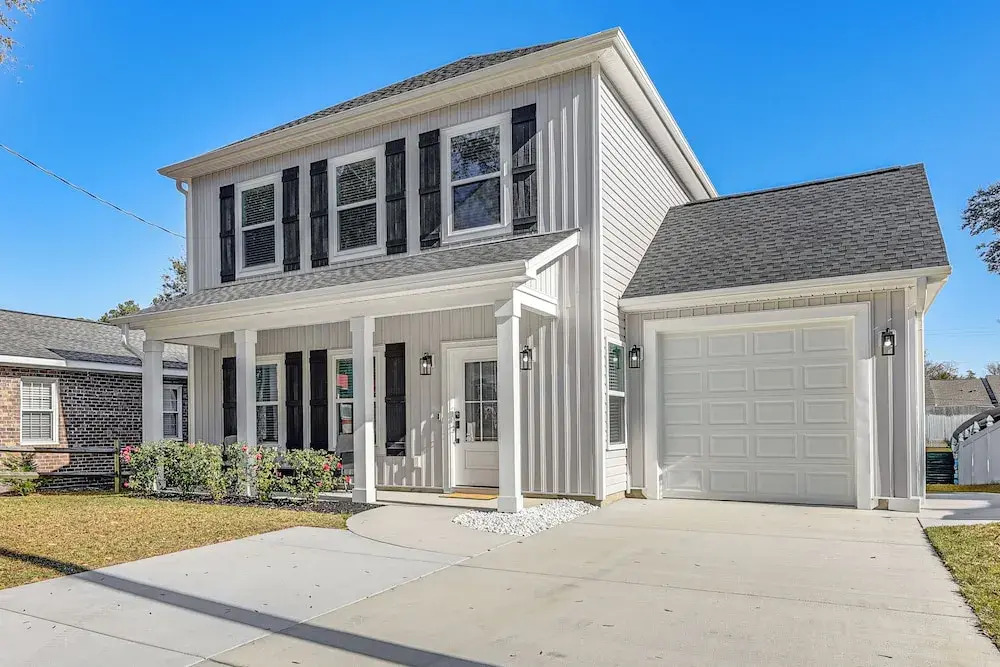 Hot Tub + Fire Pit: Home Near Dtwn Little River!